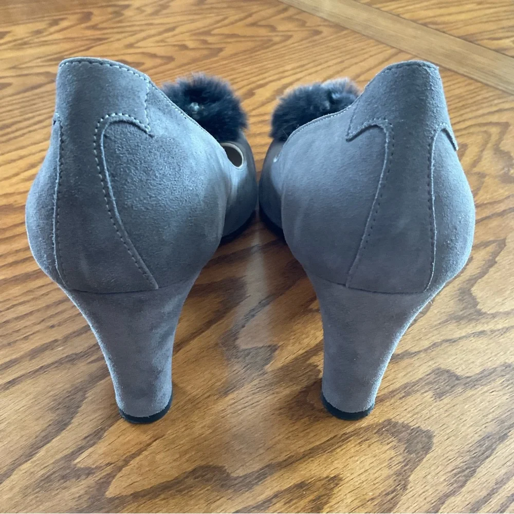 Taryn Rose Made in Italy Grey Suede Fur Accent Heels, Sz 38